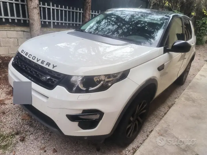 Land Rover Discovery Sport 2017 photo 2