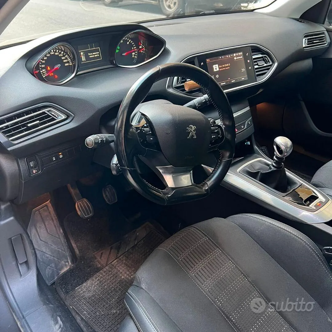 Peugeot 308 2019 photo 4