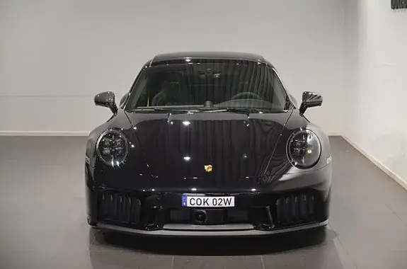 Porsche 911 Carrera 4 Gts 2025 photo 3