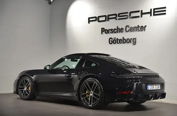 Porsche 911 Carrera 4 Gts 2025 photo 5