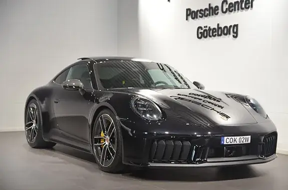 Porsche 911 Carrera 4 Gts 2025 photo 2