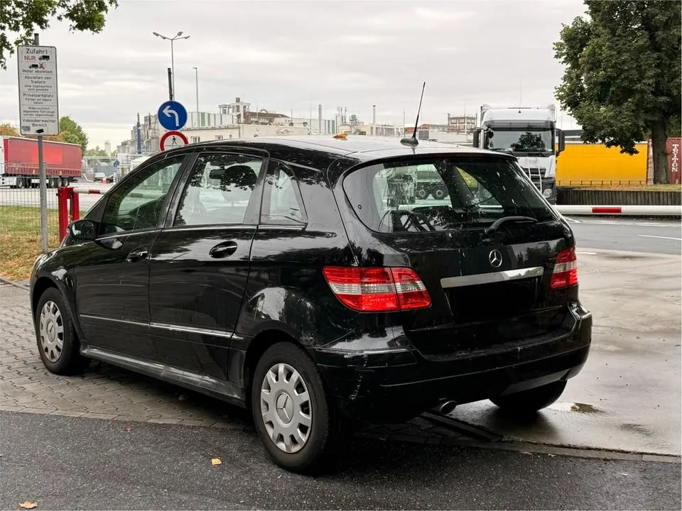 Mercedes-Benz B170
