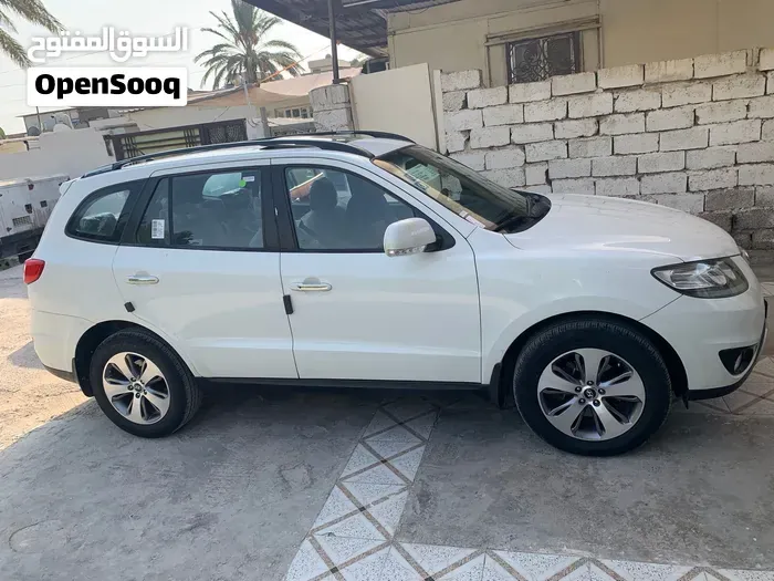 Hyundai Santa Fe 2012 photo 4