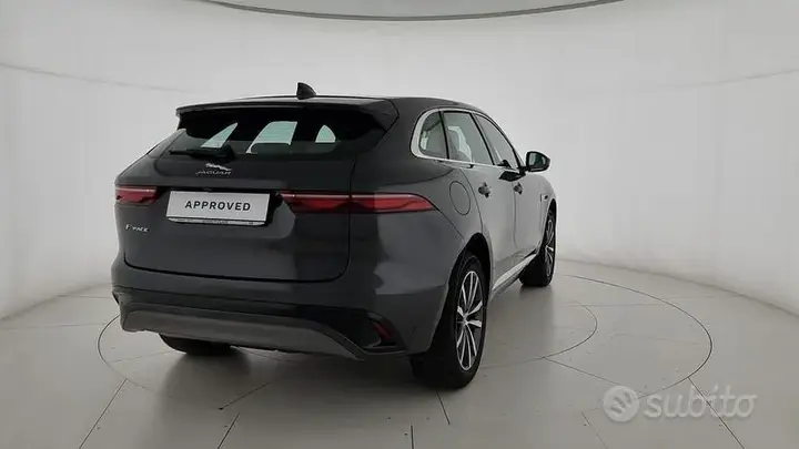 Jaguar F-Pace 2022 photo 2