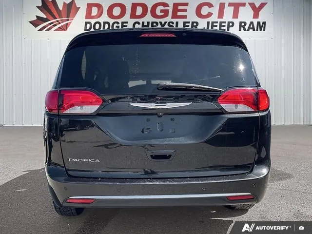 Chrysler Pacifica 2017 photo 5