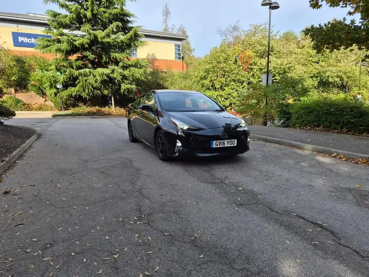 Toyota Prius 2016 photo 2