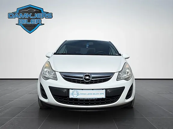Opel Corsa 2013 photo 2