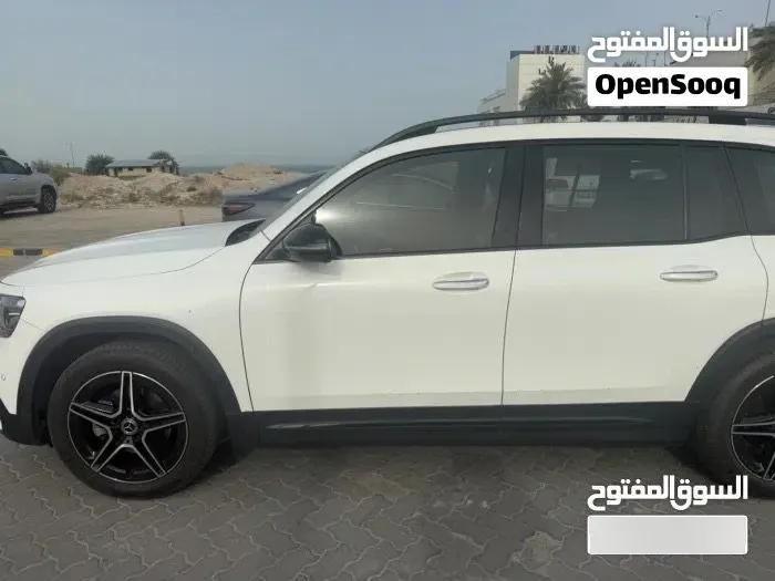 Mercedes-Benz Glb Class 2023 photo 3