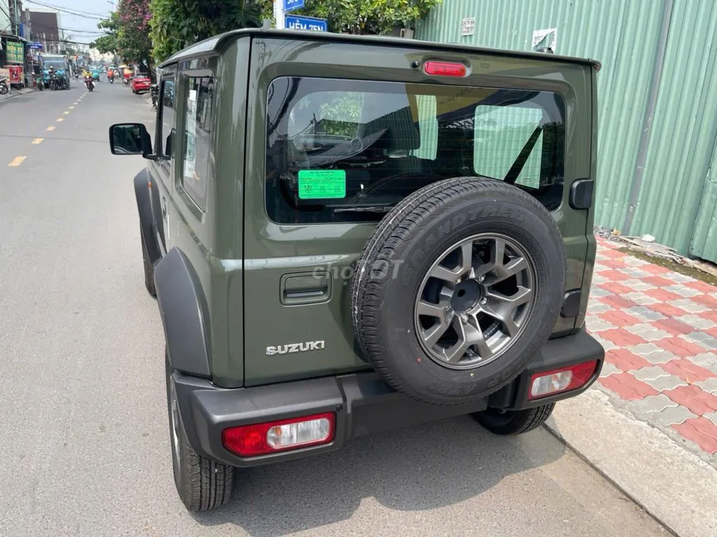 Suzuki Jimny photo 5