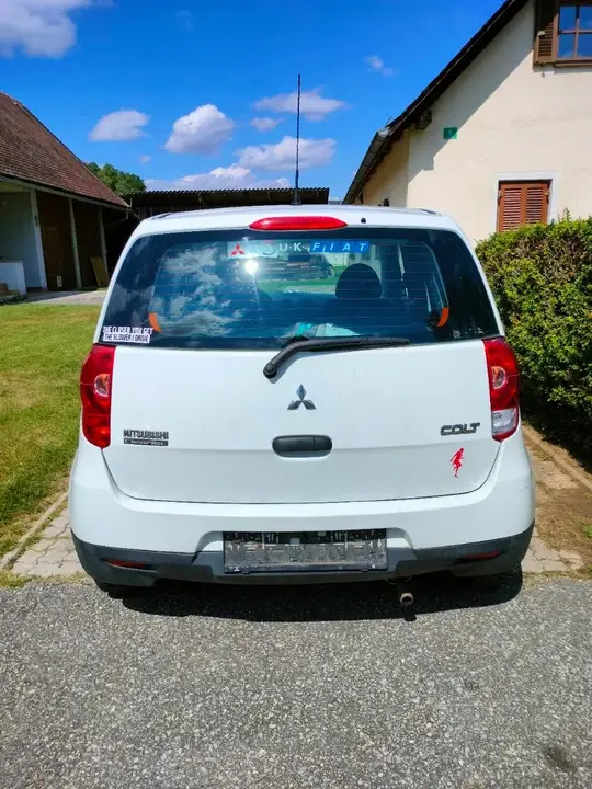 Mitsubishi Colt 2012 photo 3