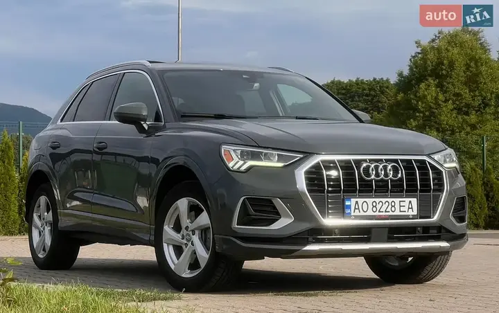 Audi Q3 2019 photo 2