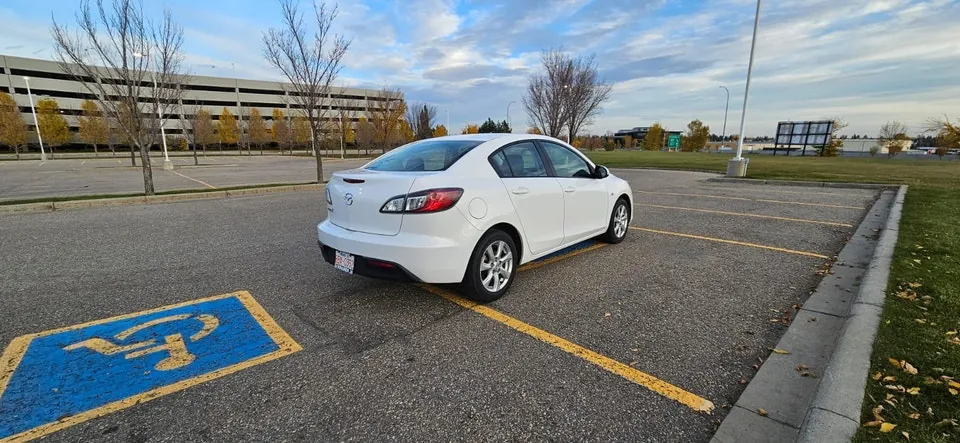 Mazda 3 2010 photo 4