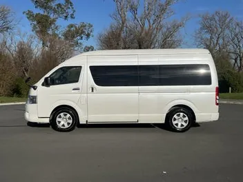 Toyota Hiace 2024 photo 3