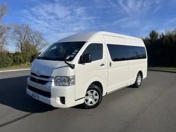 Toyota Hiace 2024 photo 2