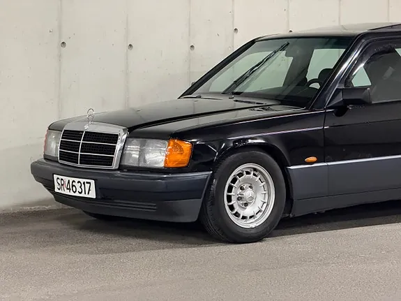 Mercedes-Benz 190 E 1989 photo 2