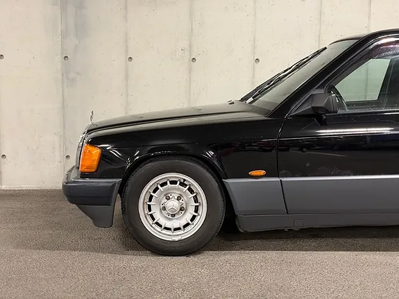 Mercedes-Benz 190 E 1989 photo 4