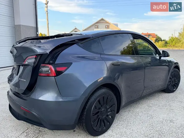 Tesla Model Y 2022 photo 5