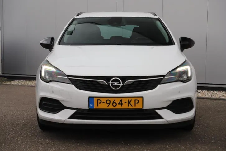 Opel Astra 2022 photo 2