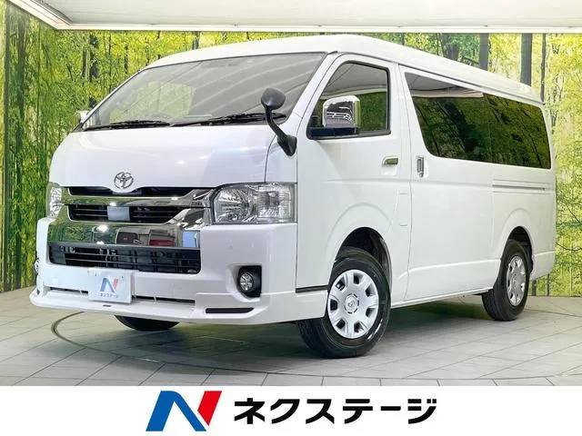 Toyota Hiace Bus