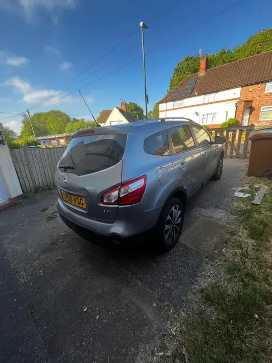 Nissan Qashqai 2011 photo 2