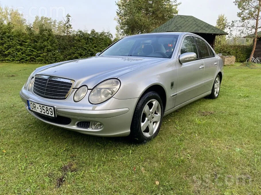 Mercedes-Benz E220 2003 photo 2