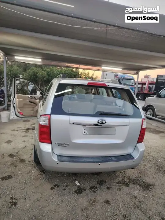 Kia Carnival 2013 photo 3