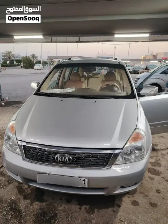Kia Carnival 2013 photo 2