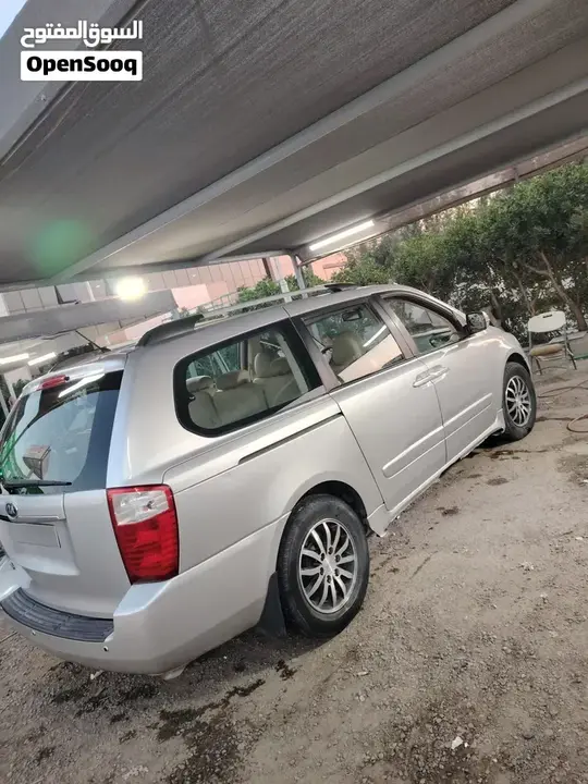 Kia Carnival 2013 photo 4
