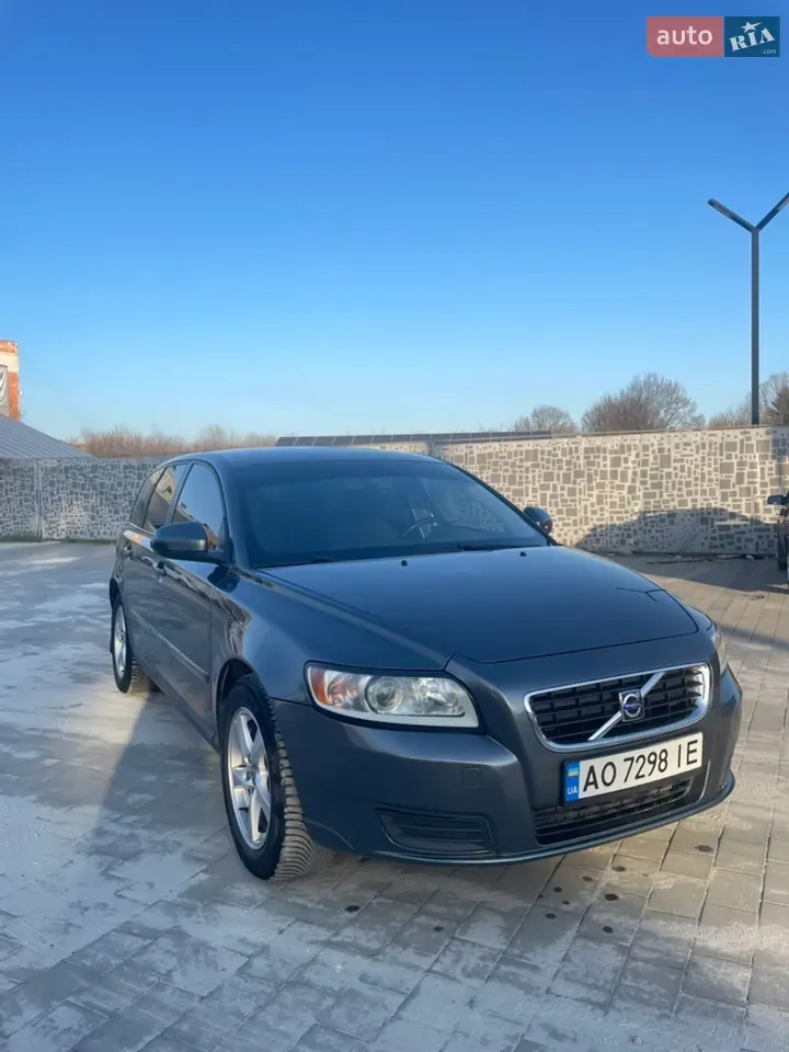 Volvo V50 2009 photo 2