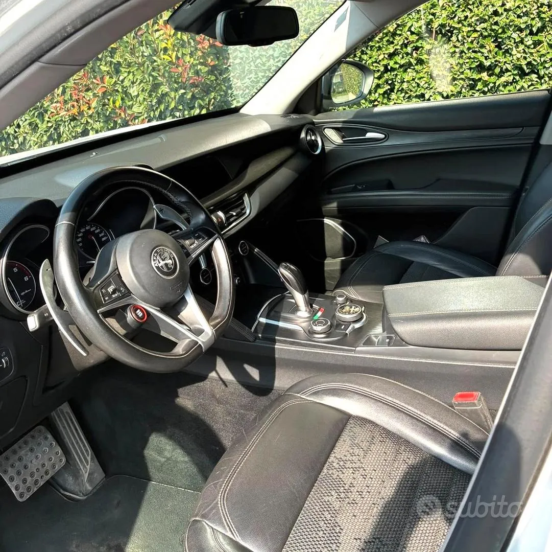 Alfa Romeo Stelvio 2017 photo 5