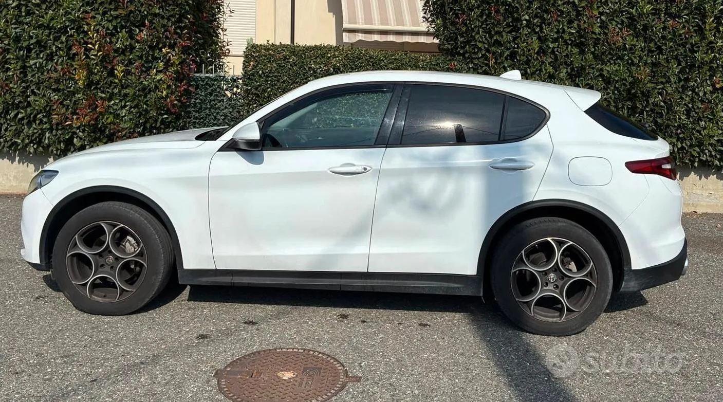 Alfa Romeo Stelvio 2017 photo 4