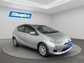 Toyota Aqua 2013 photo 4