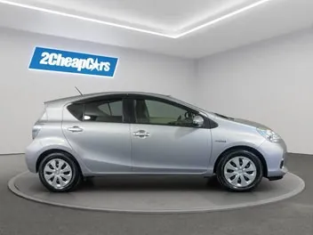 Toyota Aqua 2013 photo 5