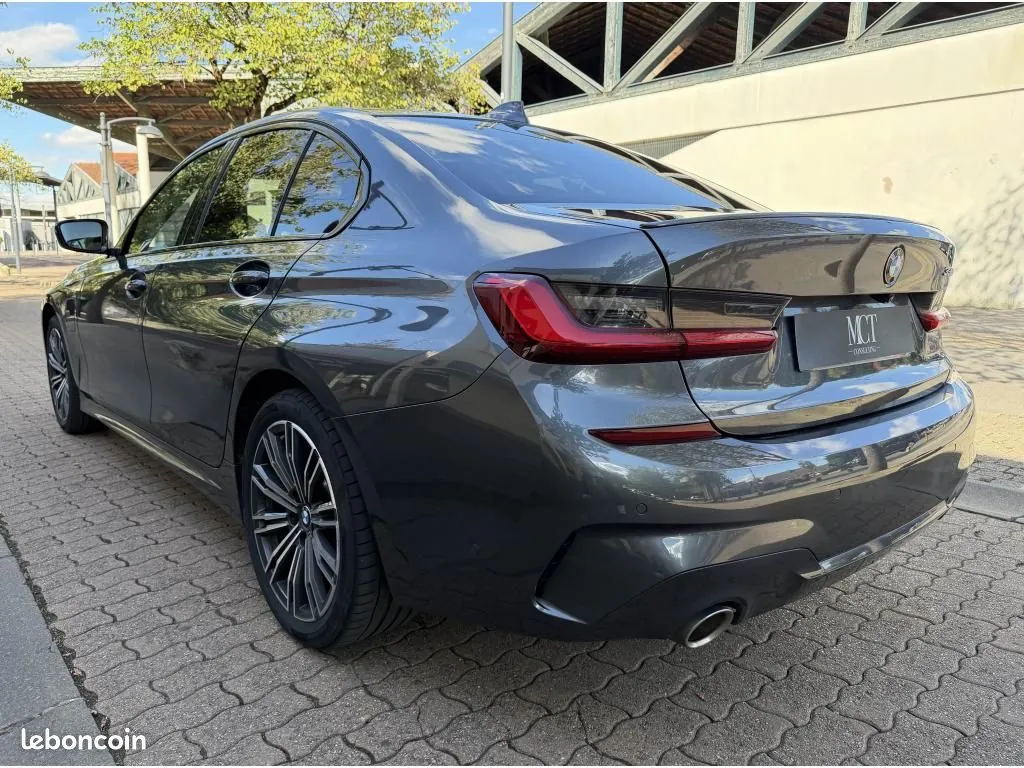 BMW 3 Series 2020 photo 3