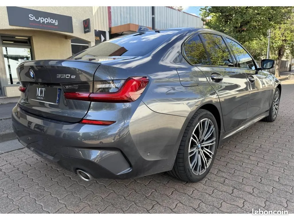 BMW 3 Series 2020 photo 5