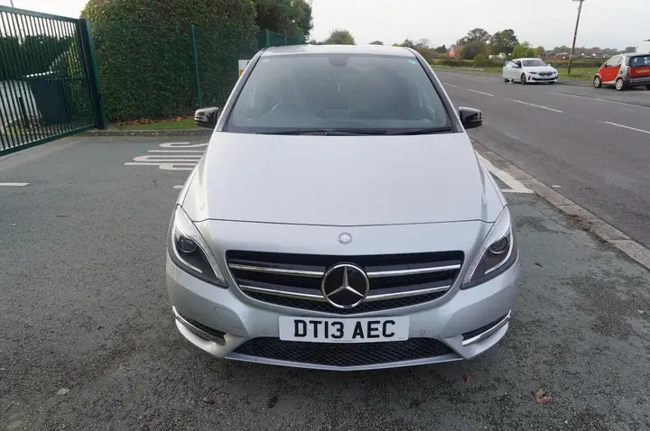 Mercedes-Benz B-Class 2013 photo 2