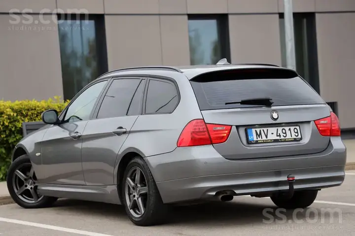 BMW 318D 2010 photo 4
