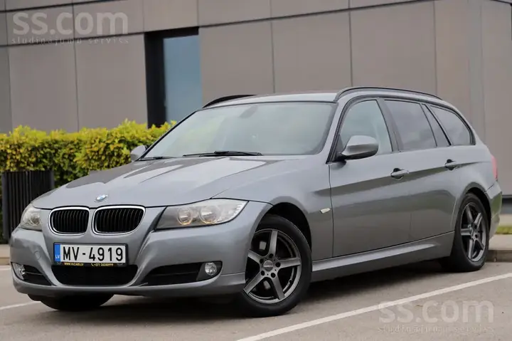 BMW 318D 2010 photo 2
