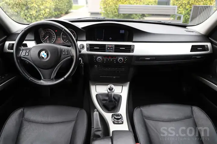 BMW 318D 2010 photo 5