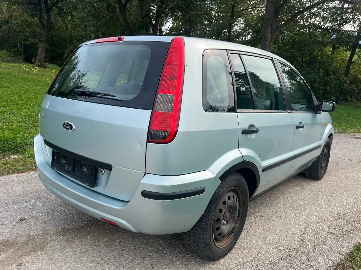 Ford Fusion 2003 photo 3