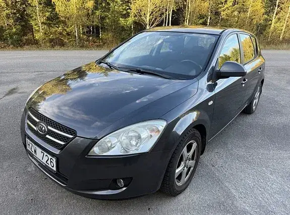Kia Ceed 2009 photo 4