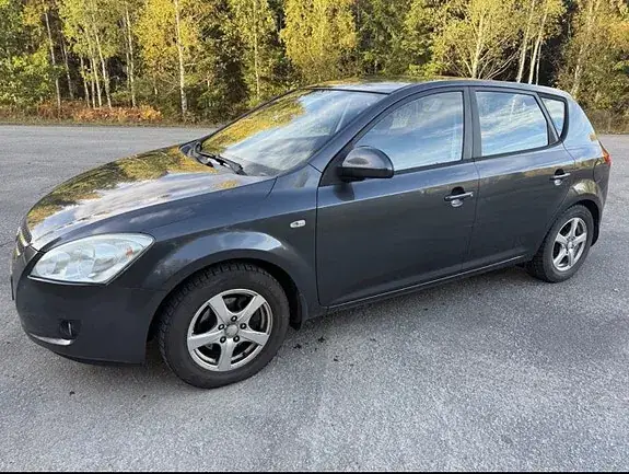Kia Ceed 2009 photo 2