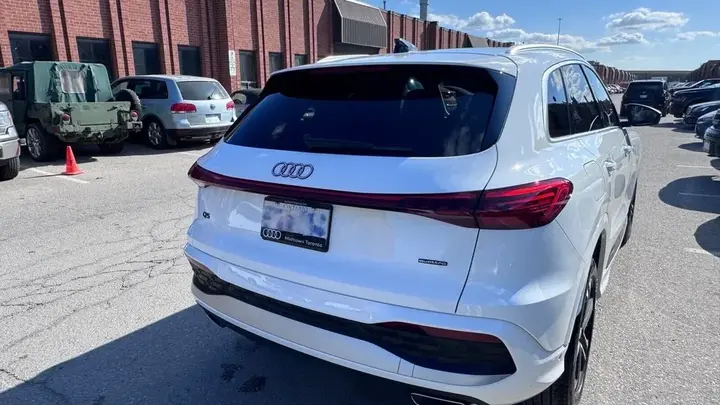 Audi Q5 2025 photo 3