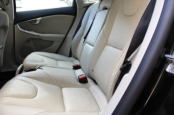 Volvo V40 Cross Country 2017 photo 4