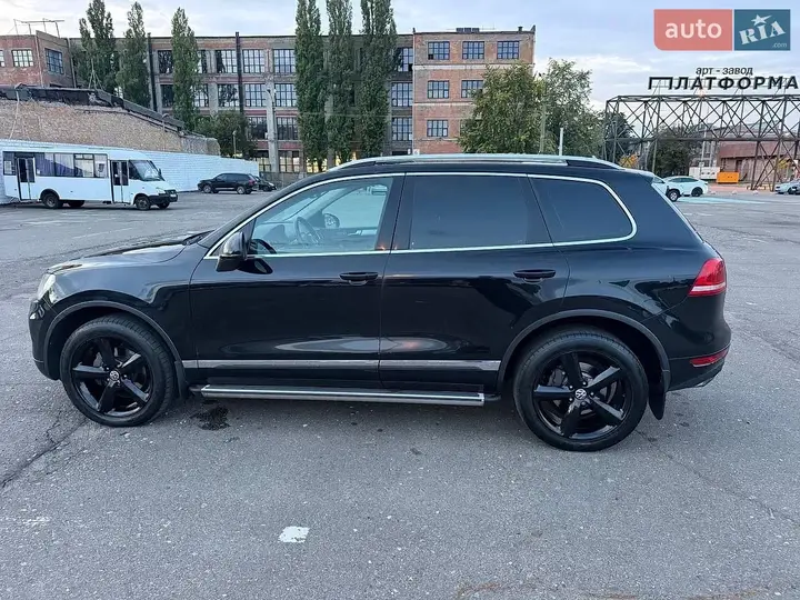 Volkswagen Touareg 2011 photo 2