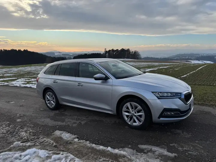 Skoda Octavia 2021 photo 2