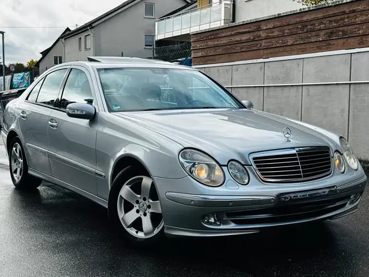 Mercedes-Benz E240 Avantgarde