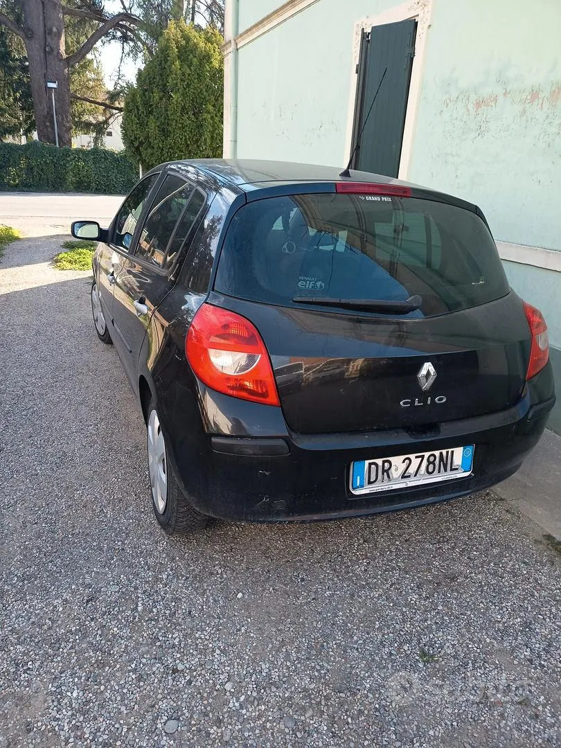 Renault Clio 2008 photo 4