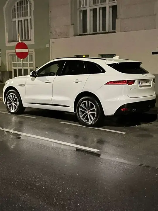Jaguar F-Pace 2018 photo 3