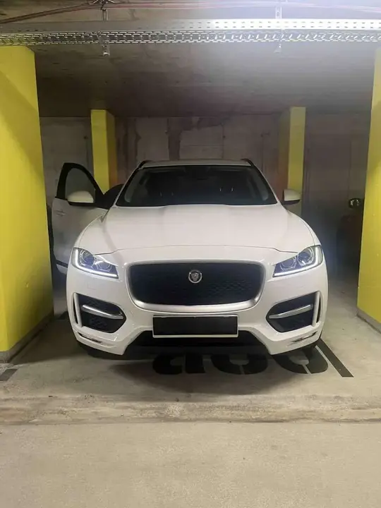 Jaguar F-Pace 2018 photo 2